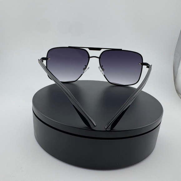 Prada (Aviator) Style Glasses - Picture 6 of 6